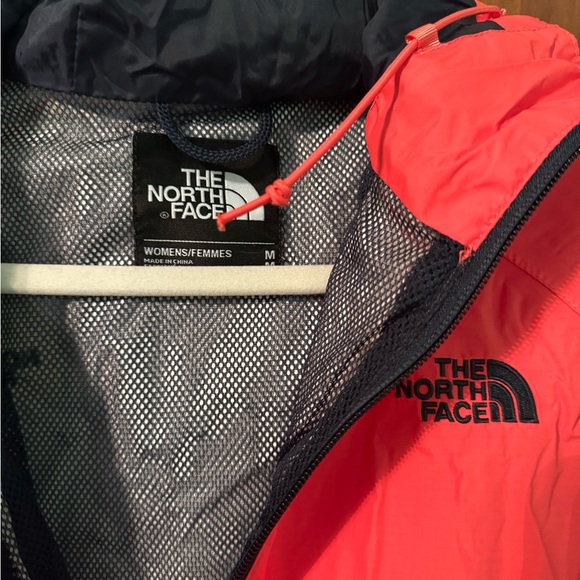 The North Face Women’s Raincoat - Picture 3 of 3